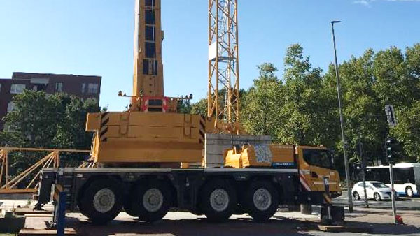 【高端突破】驶进德国鲁尔的mg不朽情缘XCA100E全地面起重机