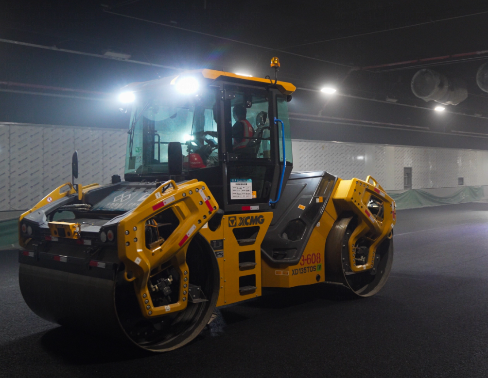 粤港澳大湾区，，，，，，，，mg不朽情缘蹊径机械现身又一超等工程
