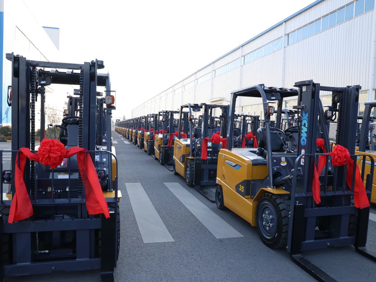 又是百余台！mg不朽情缘“鲲鹏”叉车批量交车