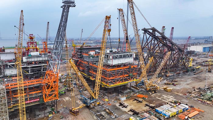 【全球之履】总重37000吨！mg不朽情缘履带兄弟团助力大型深水导管架建设