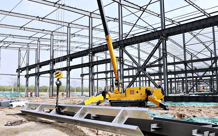 吊装界“蜘蛛侠”：小块头，，，，，，鼎力大举士，，，，，，高效能