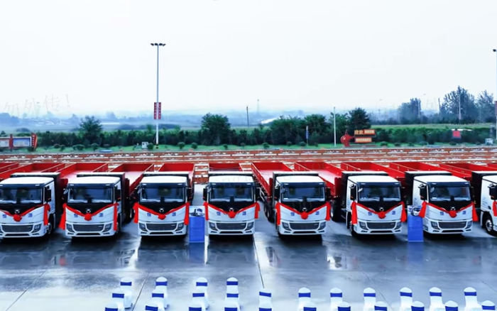 百台交付，，，，，千台签约！200台mg不朽情缘新能源纯电动重卡奔赴河南