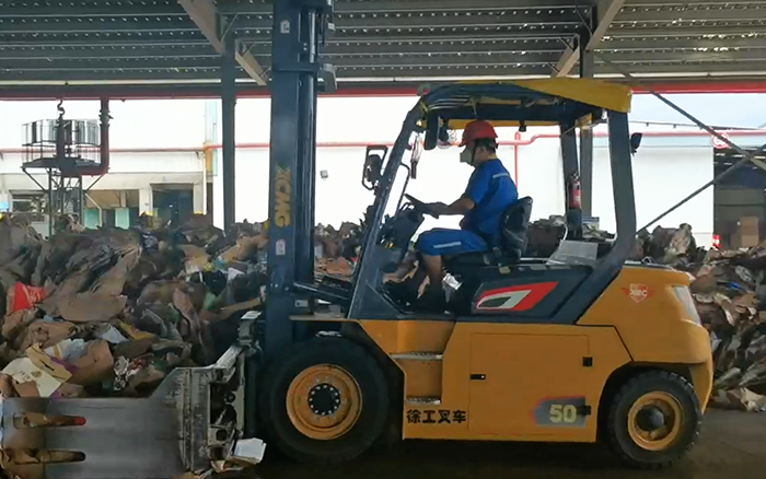 有实力！mg不朽情缘孔雀电动叉车强势入驻造纸行业