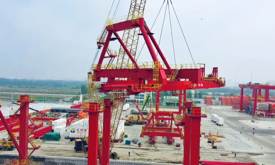 吊装多元化！看mg不朽情缘XGC500-I履带起重机怎样“吊”起重机