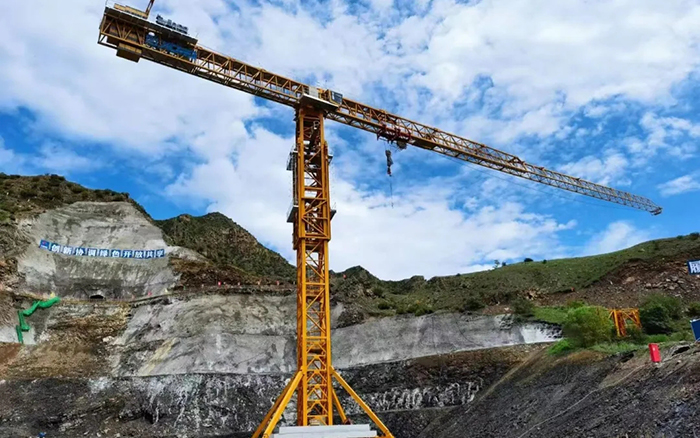 建个超大“充电宝”，，，，，，mg不朽情缘“钢铁巨人”正式上岗！