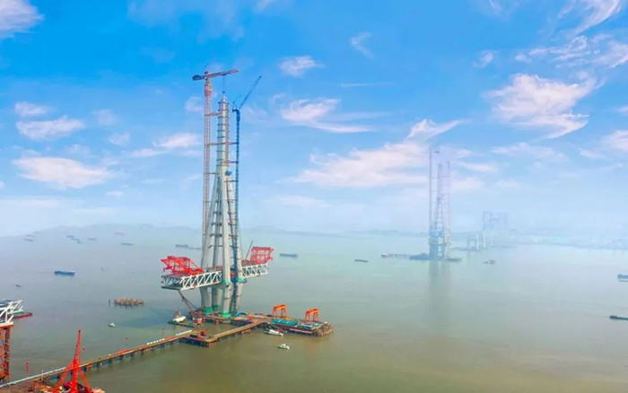 mg不朽情缘建设！天下最高桥塔常泰长江大桥主塔顺遂封顶！