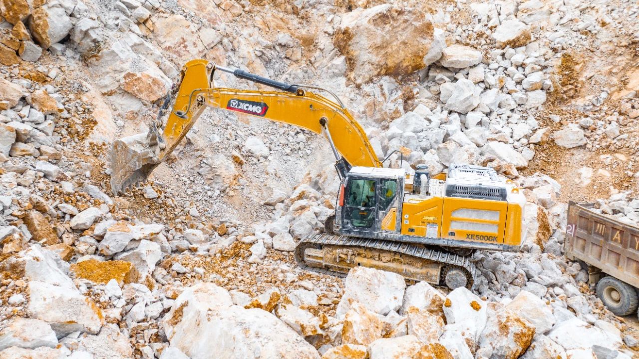 有XE500GK“坐镇”矿山，，，，，让我在事业生长上更有底气！