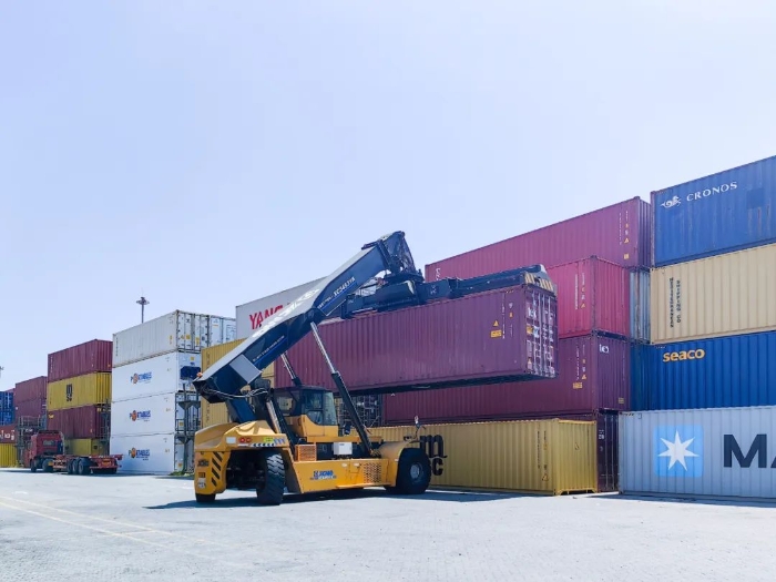 性能优越！mg不朽情缘正面吊助力海铁联运生长