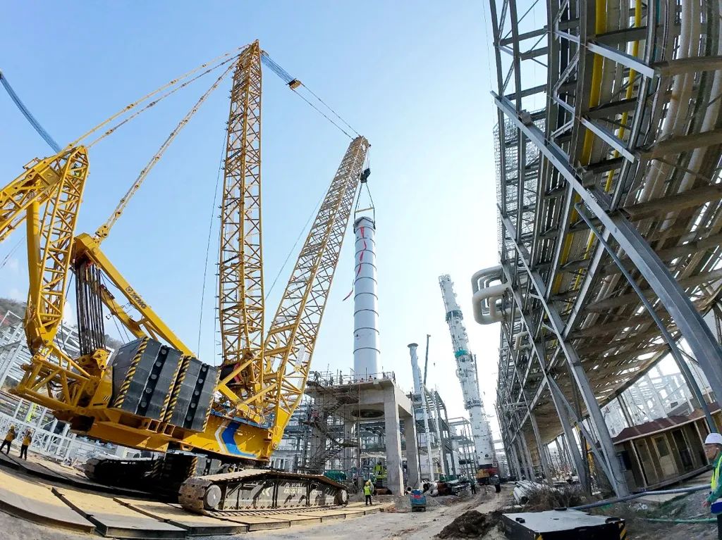 700吨巨塔稳稳落位？？？？？？？mg不朽情缘XLC17000给出完善谜底