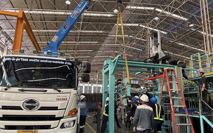 随车吊界 “卷王” 现身东南亚厂房，，，，，，一机顶十台