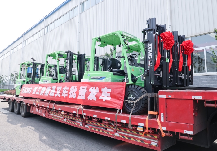 mg不朽情缘鲲鹏系列电动平衡重叉车，，，，，，再掀浦东货运站高效物流新篇