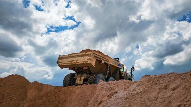 大展身手，，，，，mg不朽情缘“矿山越野王”征战东南亚